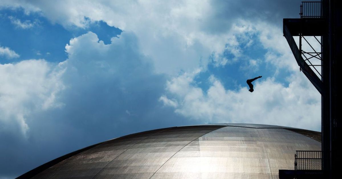 Iffland and Popovici lead high diving at midpoint