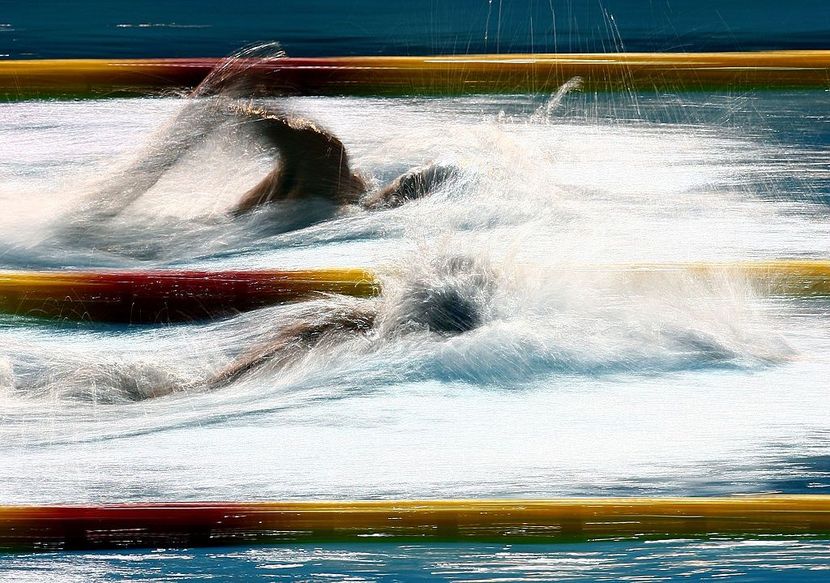 swimming-blur