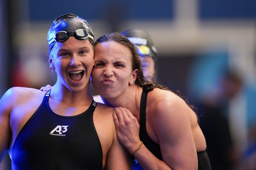 Regan Smith (USA) and Alex Shackell (USA) by Mike Lewis MJL06052