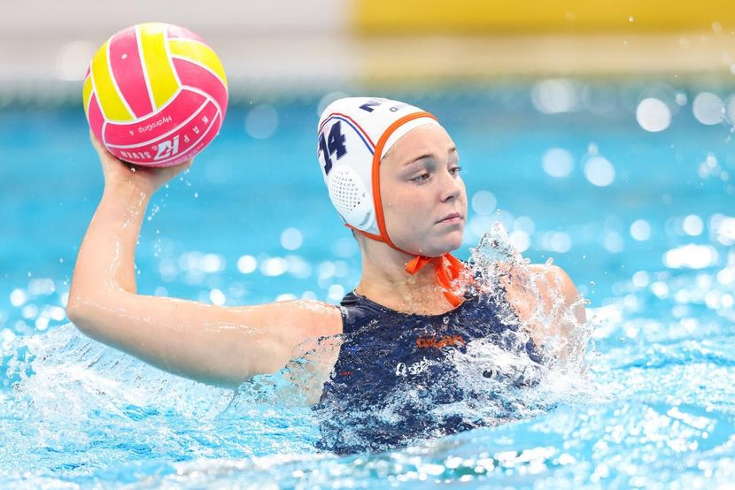Netherlands vs Pien Gorter. ZacHudson _ Day 1 _ World Aquatics Women_s Water Polo World Cup - Final _ Sydney_Medium Res Image_m174482